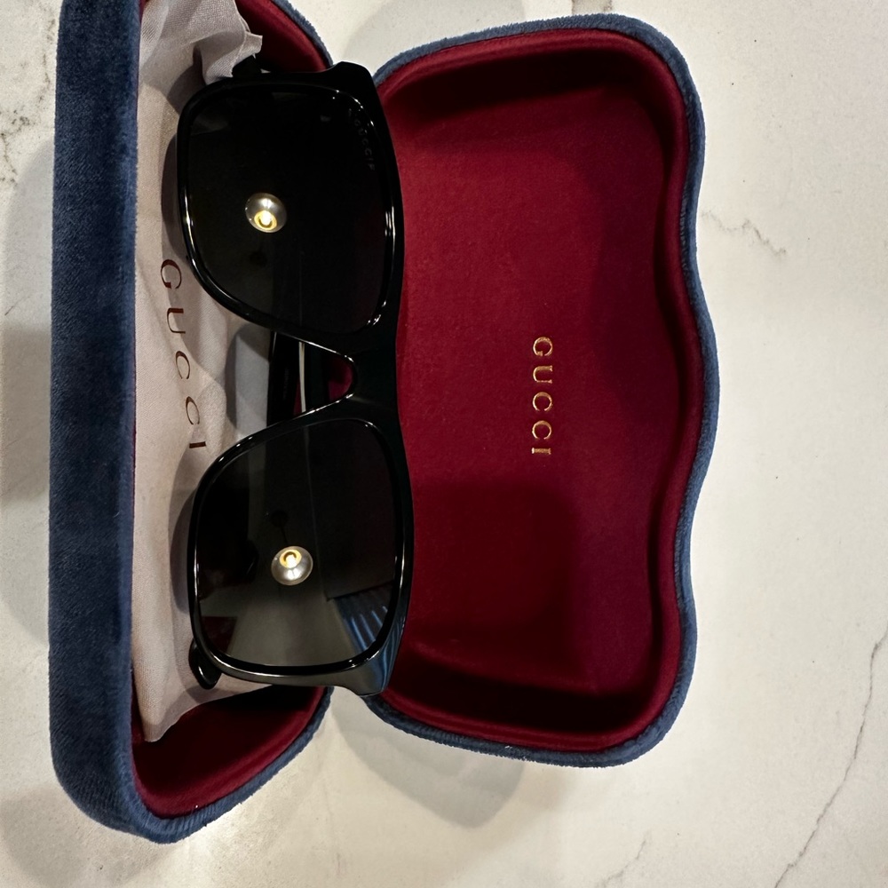 Gucci glasses in mint condition almost never wear